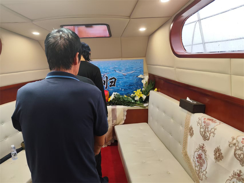 人死后骨灰撒到大海里